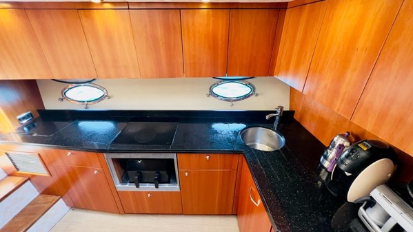 2009 SUNSEEKER MANHATTAN 60