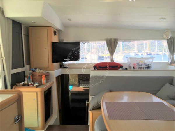 2011 LAGOON 400