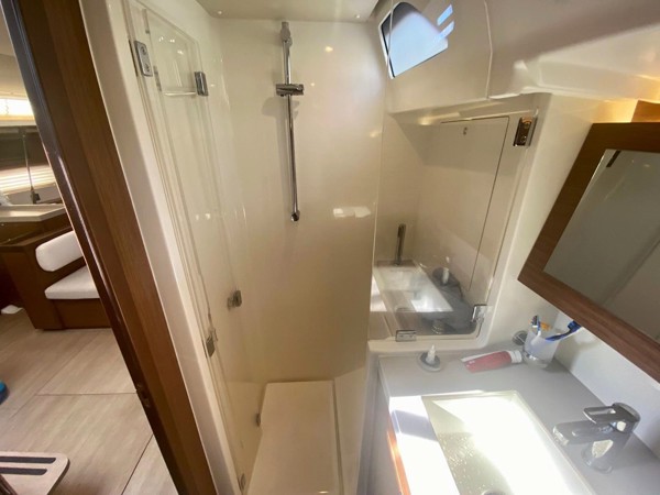 2021 BENETEAU OCEANIS 51.1