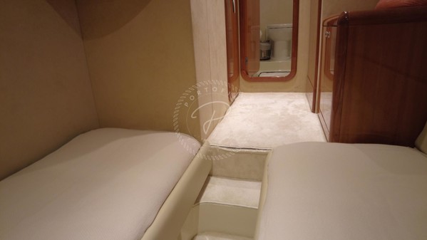 2003 FERRETTI YACHTS 590