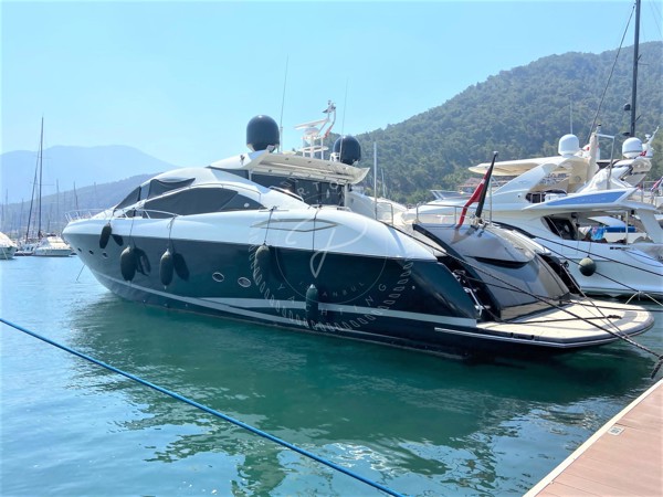 2006 SUNSEEKER PREDATOR 82