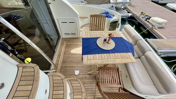 2003 AZIMUT 42 FLY