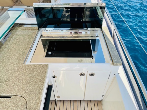 2010 PRINCESS 85