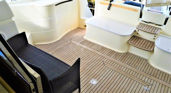 2006 FERRETTI 550 FLY