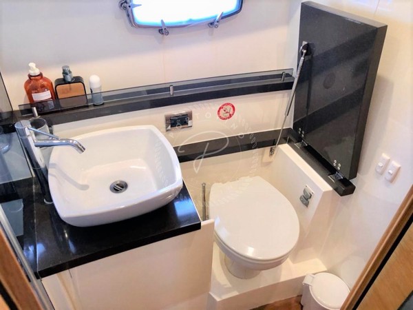 2008 FAIRLINE TARGA 44 GT
