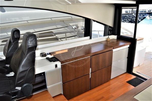 2012 FAIRLINE TARGA 58