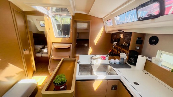 2020 JEANNEAU SUN ODYSSEY 410