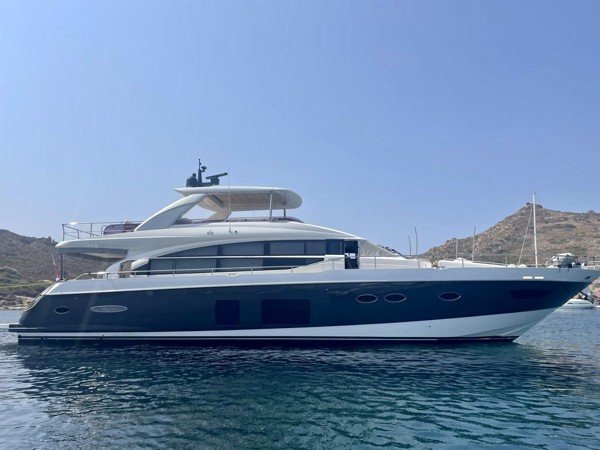 2015 PRINCESS 82