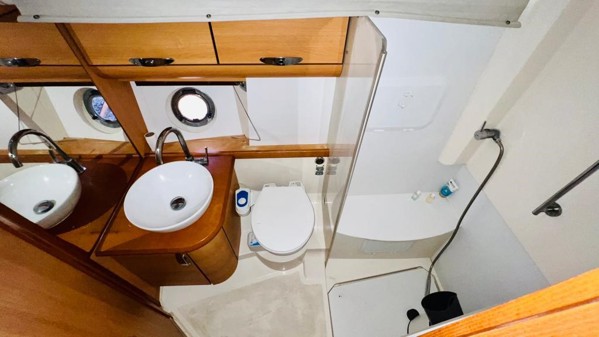 2013 GREENLINE 40 HYBRID