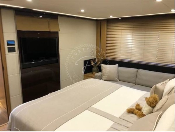 2013 PRINCESS V72