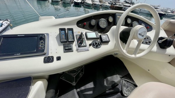 2003 AZIMUT 42 FLY