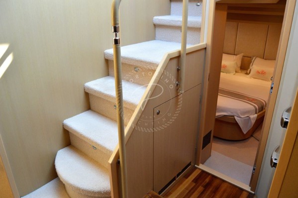 2010 PRINCESS 54