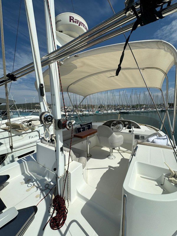 2010 BENETEAU SWIFT TRAWLER 42