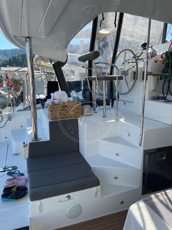 2010 LAGOON 400