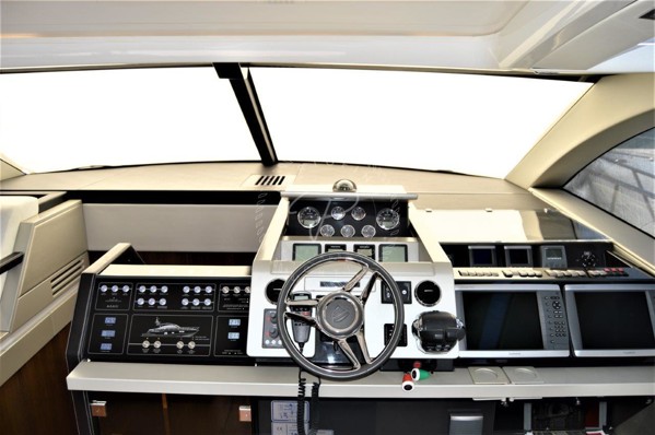 2012 FAIRLINE TARGA 58