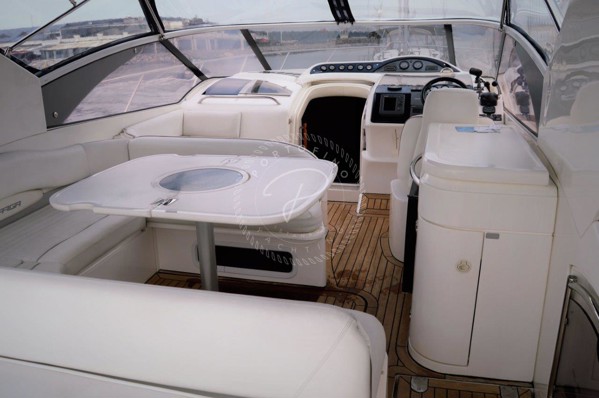 2005 FAIRLINE TARGA 40
