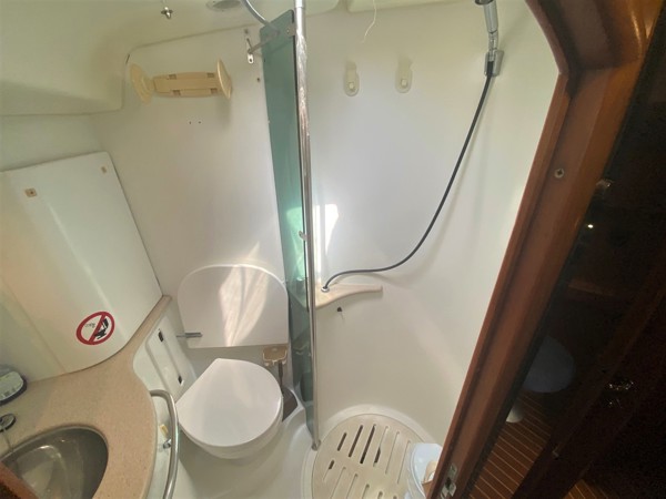 2006 JEANNEAU 49 DS