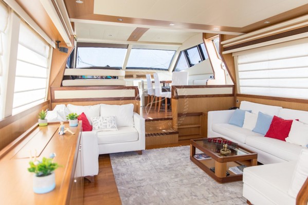 2006 FERRETTI 690 ALTURA