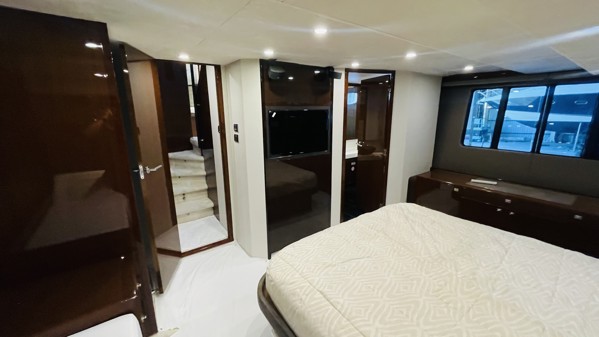 2012 PRINCESS 64