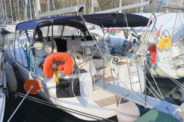 2005 DUFOUR 44