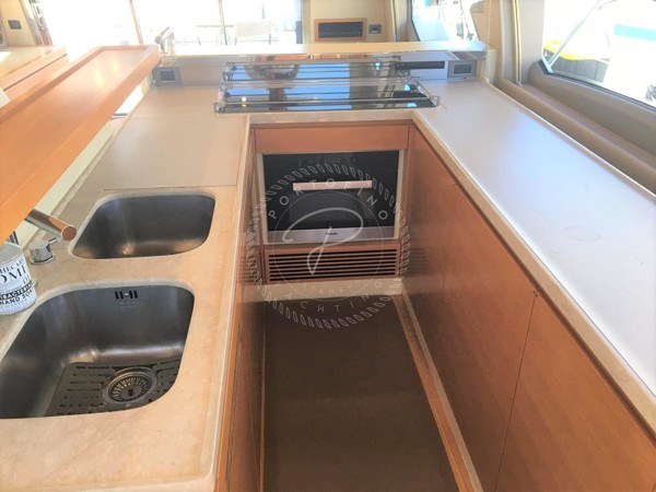 2016 AZIMUT 64 FLY