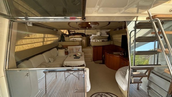 2004 FERRETTI YACHTS 590