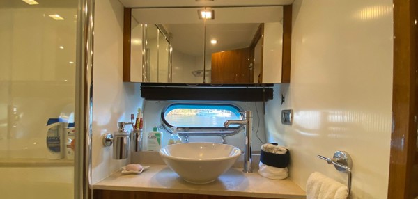 2012 SUNSEEKER MANHATTAN 63