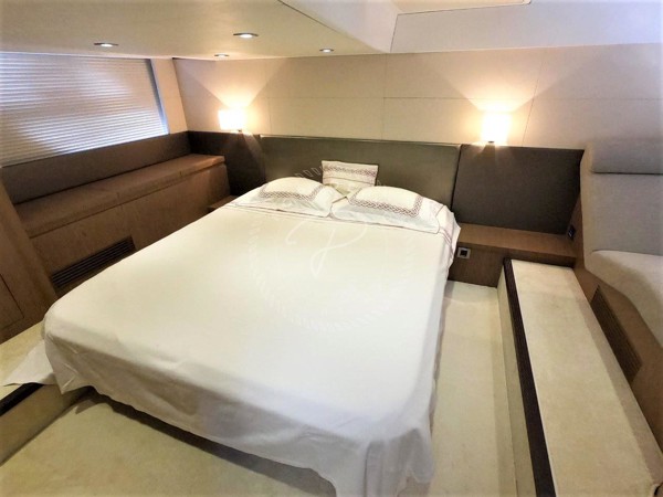 2013 BENETEAU GT 49 FLYER