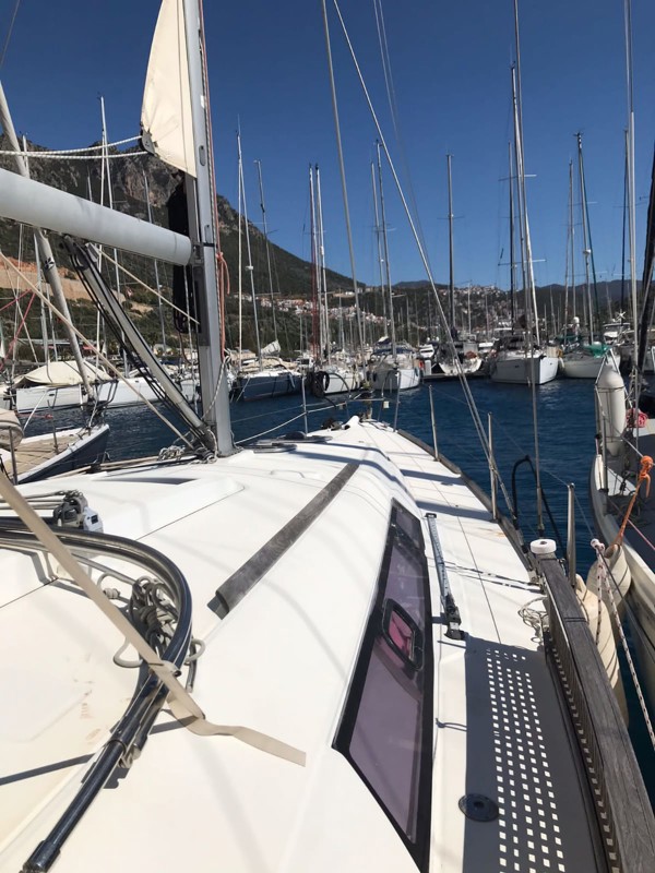 2008 BENETEAU OCENAIS 37