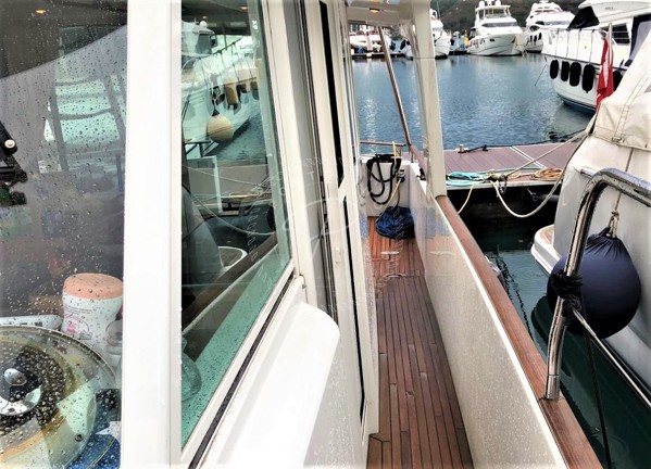 2005 BETEAU SWIFT TRAWLER 42