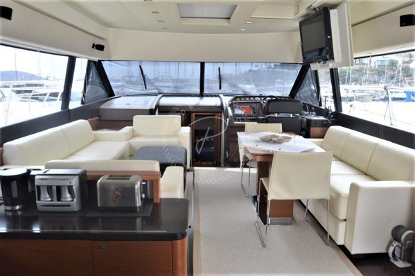 2010 PRESTIGE 60 FLY
