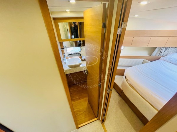 2009 FAIRLINE PHANTOM 48