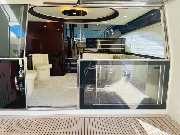 2003/2020 FERRETTI YACHTS 680