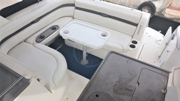 2011 RINKER 280 EC