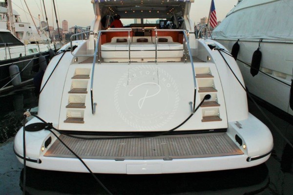 2001 | 2015 MANGUSTA 72
