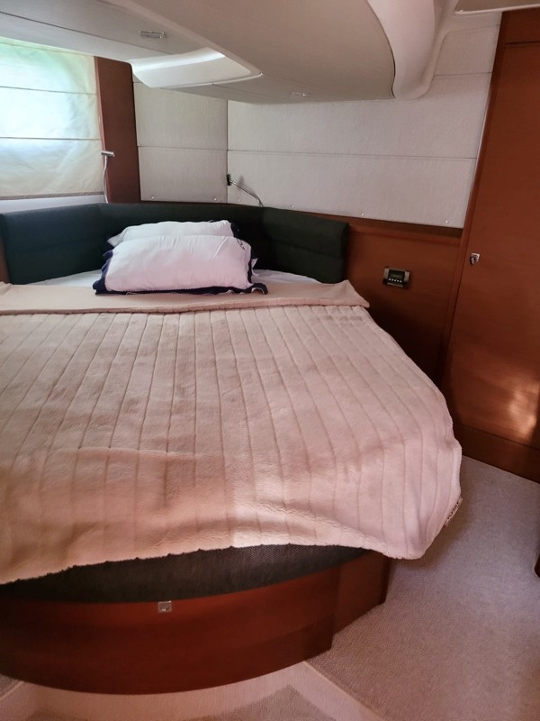 2012 PRESTIGE 440 S