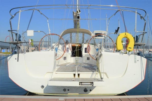 2011 AZUREE 40