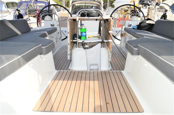 2012 JEANNEAU 53