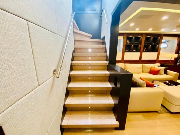 2015 MANGUSTA 132