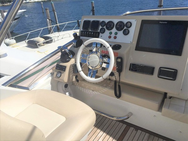 2016 AZIMUT 64 FLY
