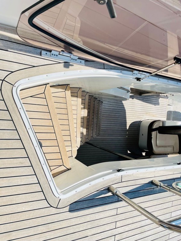 2010 PRINCESS 85