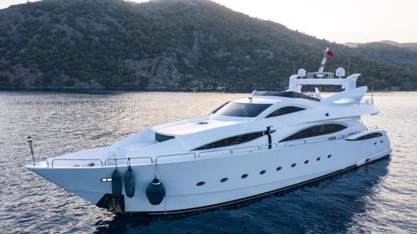 2006/2019 SUN YACHTS 32M