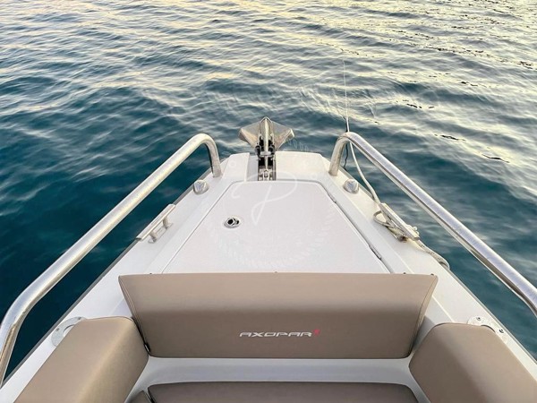 2018 AXOPAR 28 AC