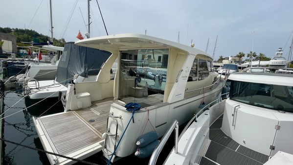 2014 GREENLINE 33 HYBRID