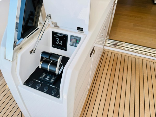 2022 FERRETTI 780