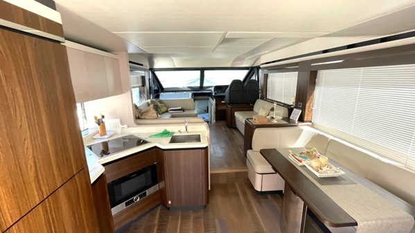 2019 ABSOLUTE 58 FLY