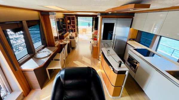 2014 ABSOLUTE 72 FLY