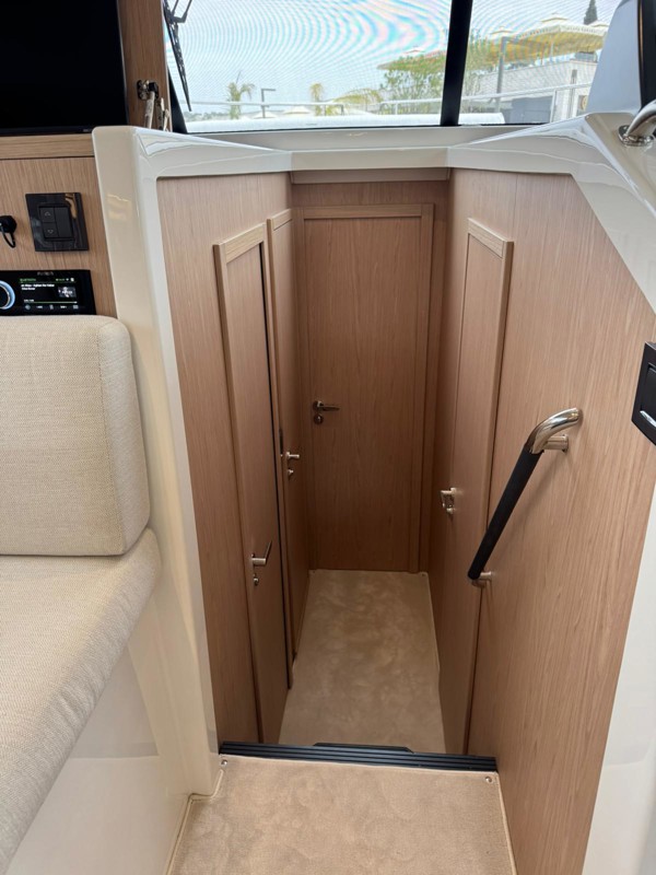 2025 BENETEAU SWIFT TRAWLER 48