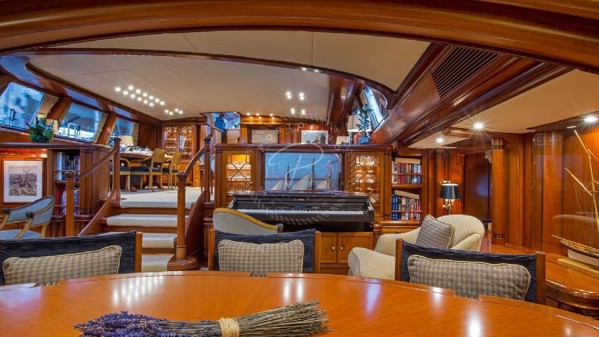 1998 | 2015 ROYAL HUISMAN 47M