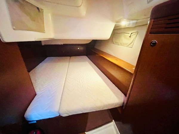 2010 BENETEAU OCEANIS 40 
